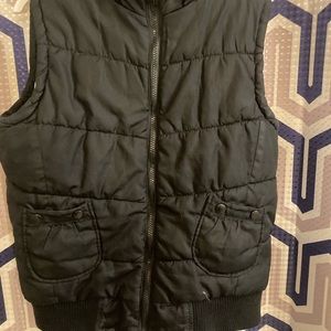 Black Juniors Vest Large